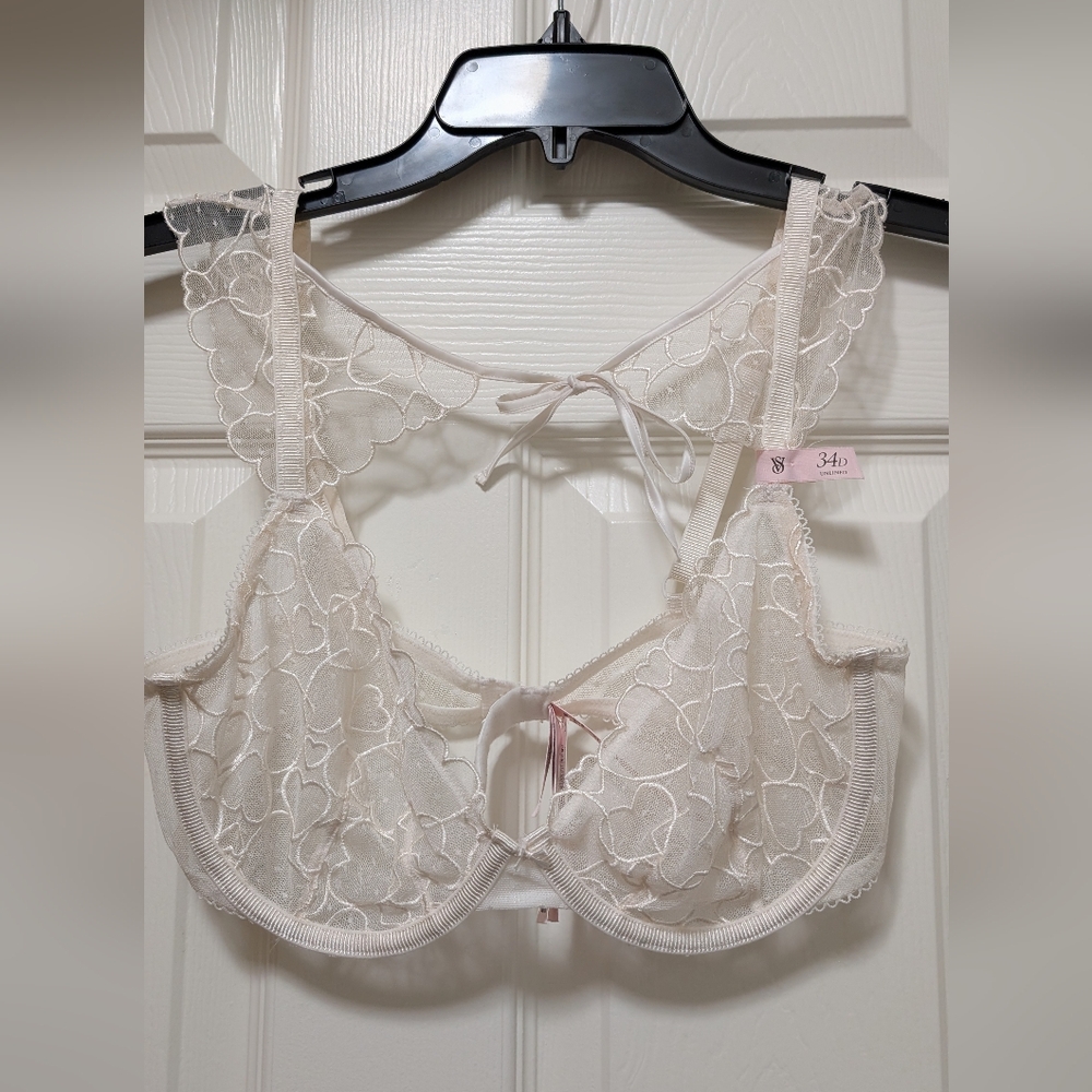 Victoria’s Secret Tease Bridal Cap-Sleeve hearts embroider lace Unlined Demi Bra